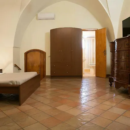 Vittoria Bed and Breakfast 4*